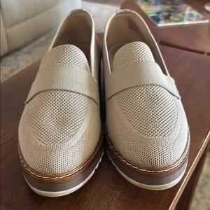 Women’s Beige Loafers